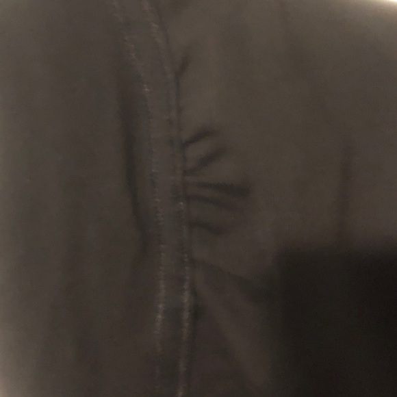 LULULEMON - EUC Shelf Bra Tank (12) - Picture 5 of 10